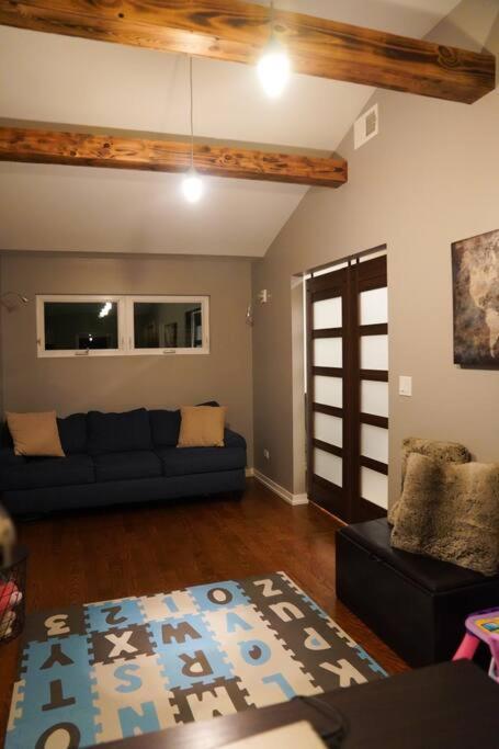Nice And Cozy. Sleeps 5. Чикаго Екстер'єр фото